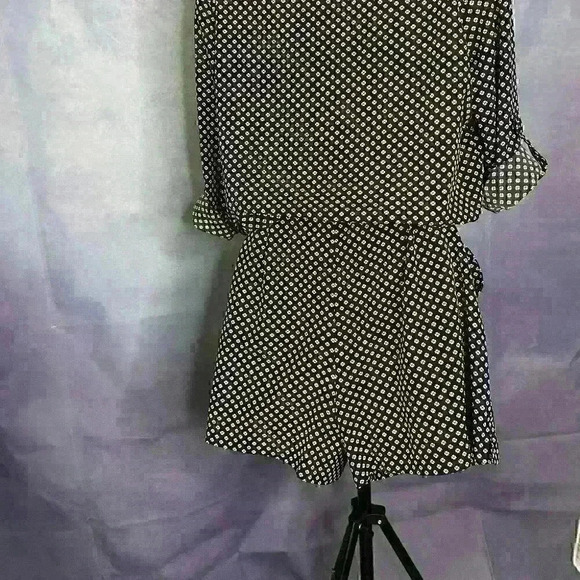 Ann Taylor Loft Clover Heart Roll-Tab Romper - Picture 6 of 12